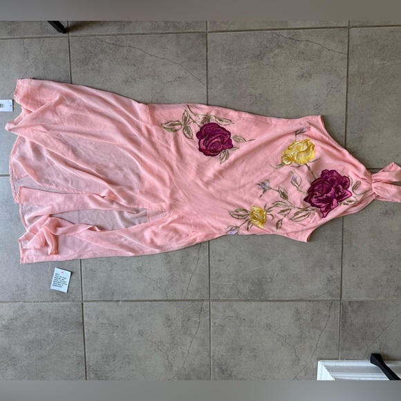 ASOS DESIGN embroidered split front halter midi dress in light coral size 8 - Picture 5 of 12